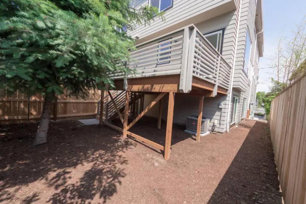 Comfy Family Home, Walkable Neighborhood + Patio! Portland Bagian luar foto