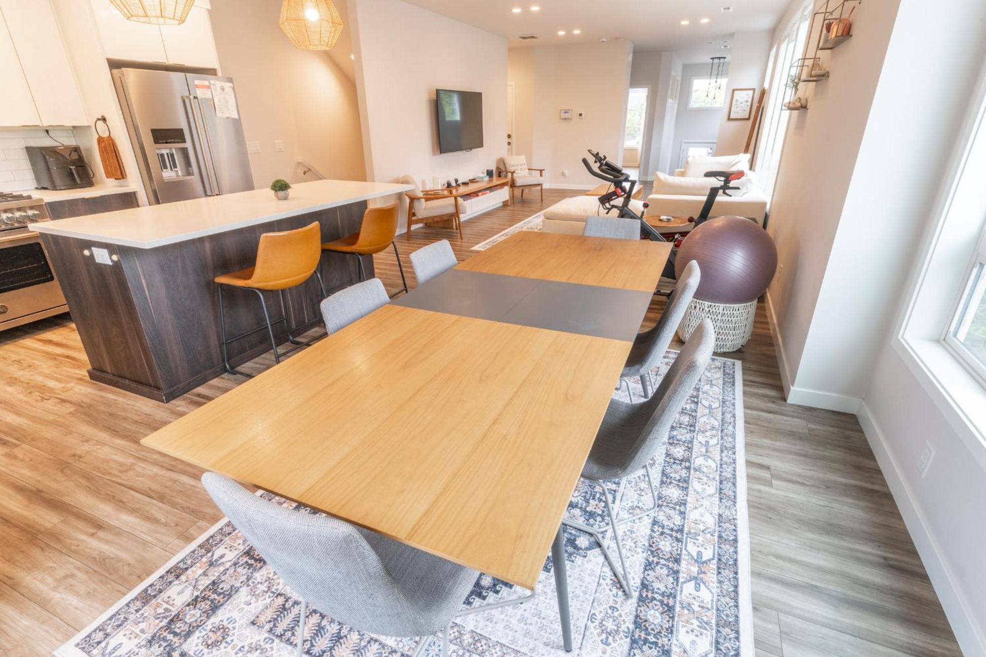 Comfy Family Home, Walkable Neighborhood + Patio! Portland Bagian luar foto
