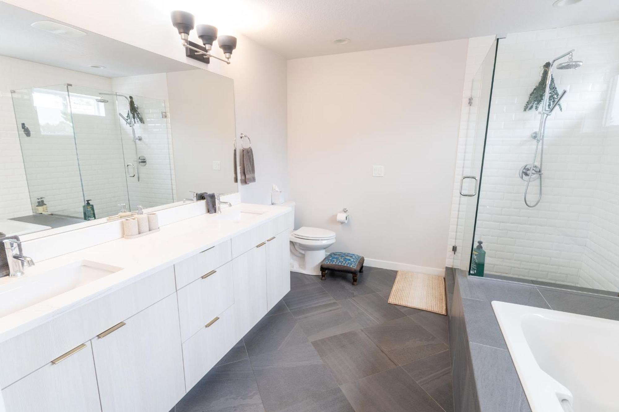 Comfy Family Home, Walkable Neighborhood + Patio! Portland Bagian luar foto