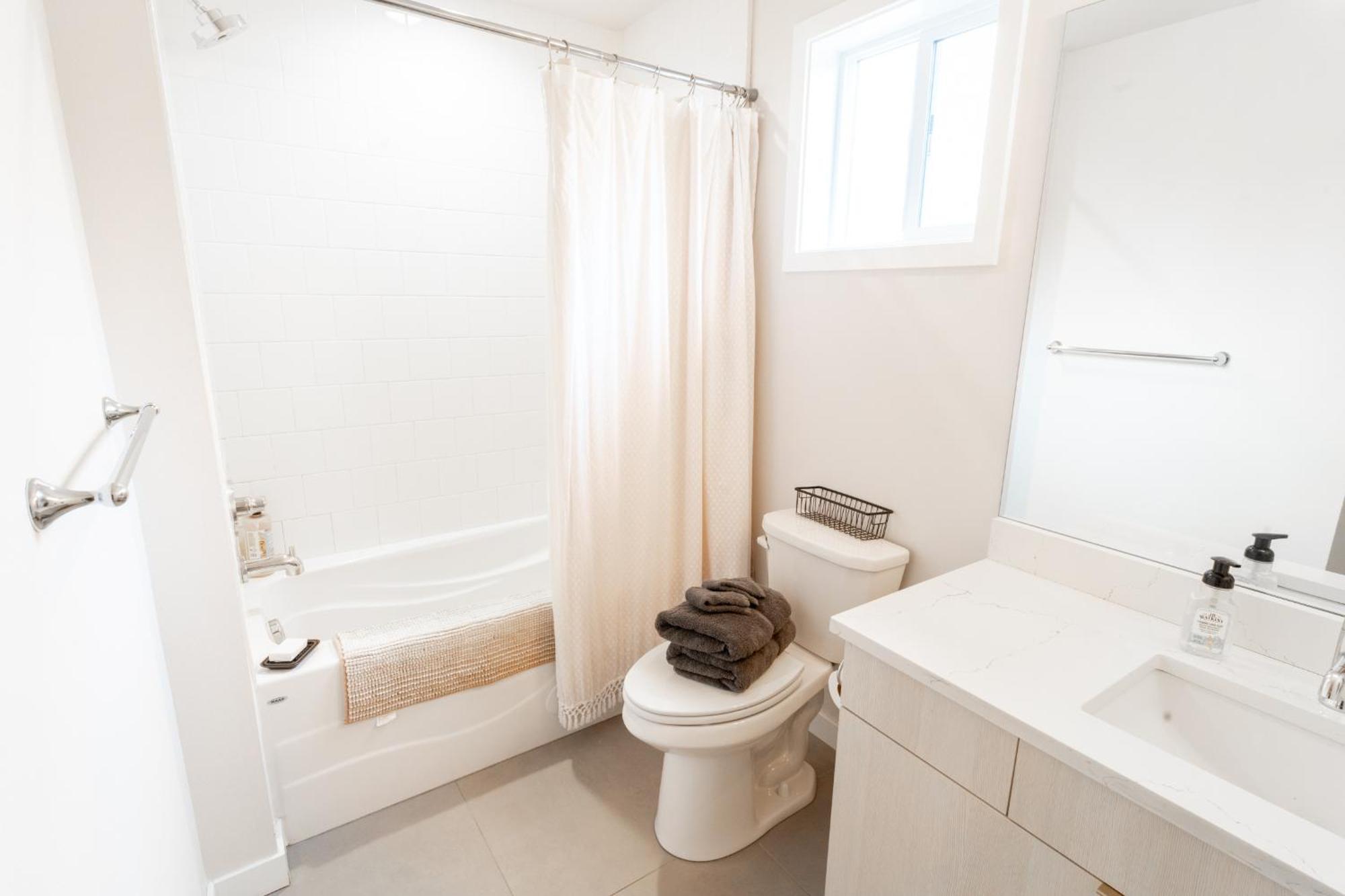 Comfy Family Home, Walkable Neighborhood + Patio! Portland Bagian luar foto